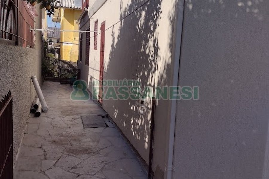 Casa com 400m², 5 dormitórios, 5 vagas, no bairro Desvio Rizzo em Caxias do Sul para Comprar