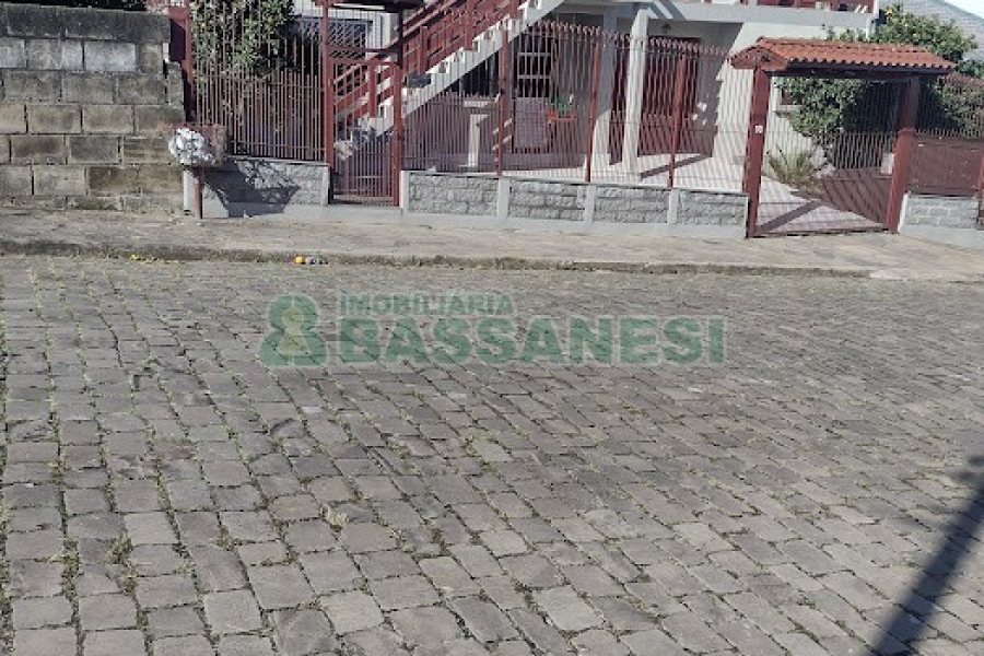 Casa com 400m², 5 dormitórios, 5 vagas, no bairro Desvio Rizzo em Caxias do Sul para Comprar