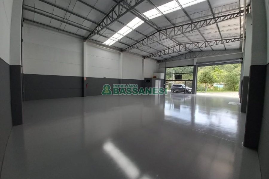 Pavilhão com 319m², no bairro Salgado Filho em Caxias do Sul para Comprar