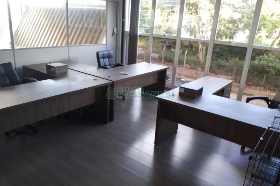 Pavilhão com 319m², no bairro Salgado Filho em Caxias do Sul para Comprar