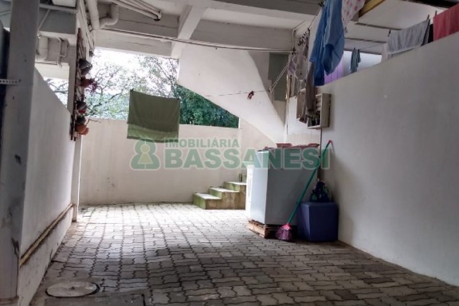 Sobrado com 62m², 2 dormitórios, 1 vaga, no bairro Esplanada em Caxias do Sul para Comprar