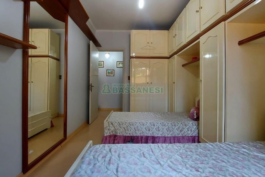 Apto Mobiliado com 132m², 3 dormitórios, 1 vaga, no bairro Centro em Caxias do Sul para Alugar