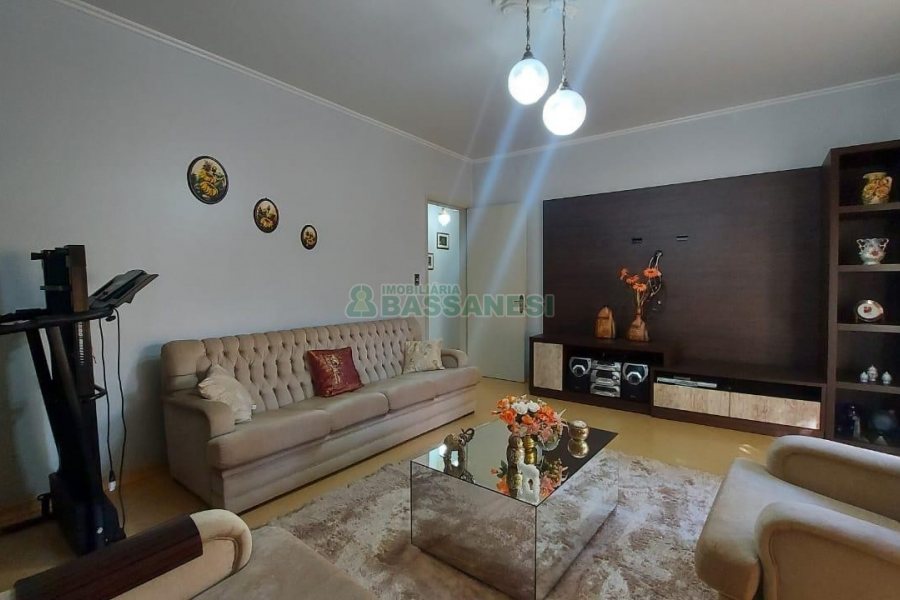 Apto Mobiliado com 132m², 3 dormitórios, 1 vaga, no bairro Centro em Caxias do Sul para Alugar