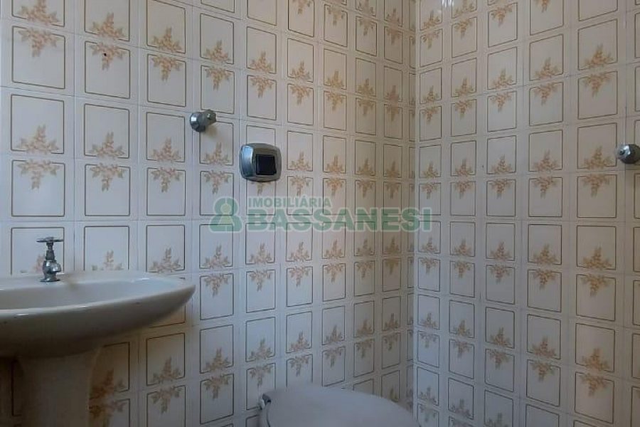 Apto Mobiliado com 132m², 3 dormitórios, 1 vaga, no bairro Centro em Caxias do Sul para Alugar