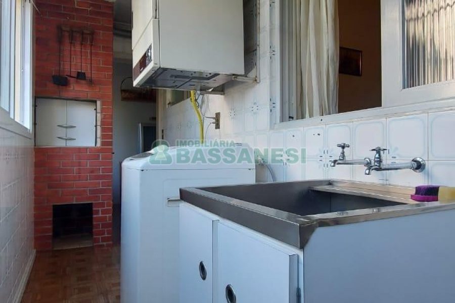 Apto Mobiliado com 132m², 3 dormitórios, 1 vaga, no bairro Centro em Caxias do Sul para Alugar