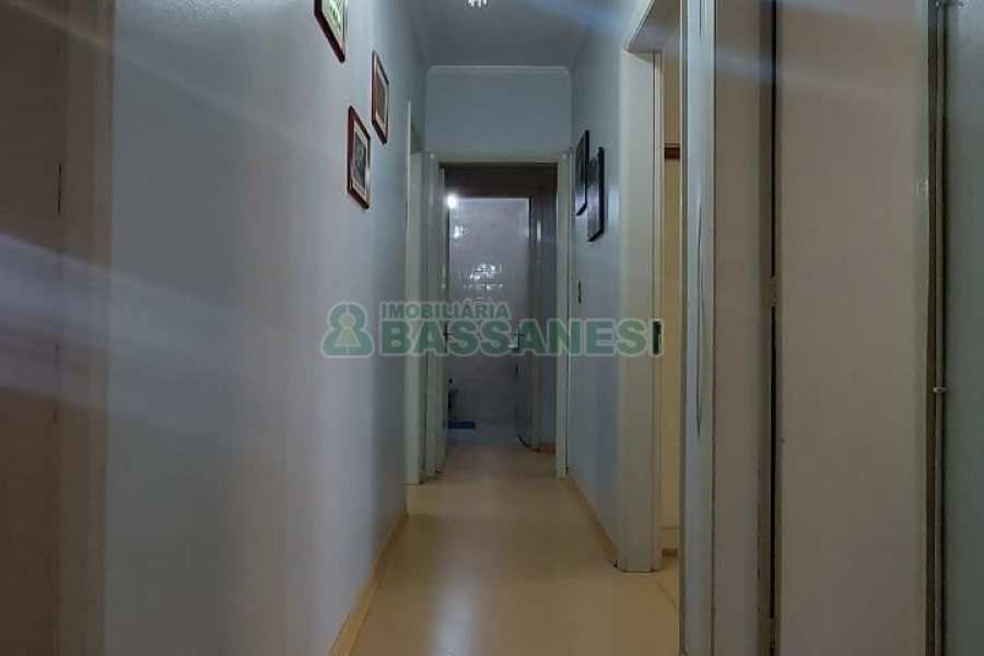 Apto Mobiliado com 132m², 3 dormitórios, 1 vaga, no bairro Centro em Caxias do Sul para Alugar
