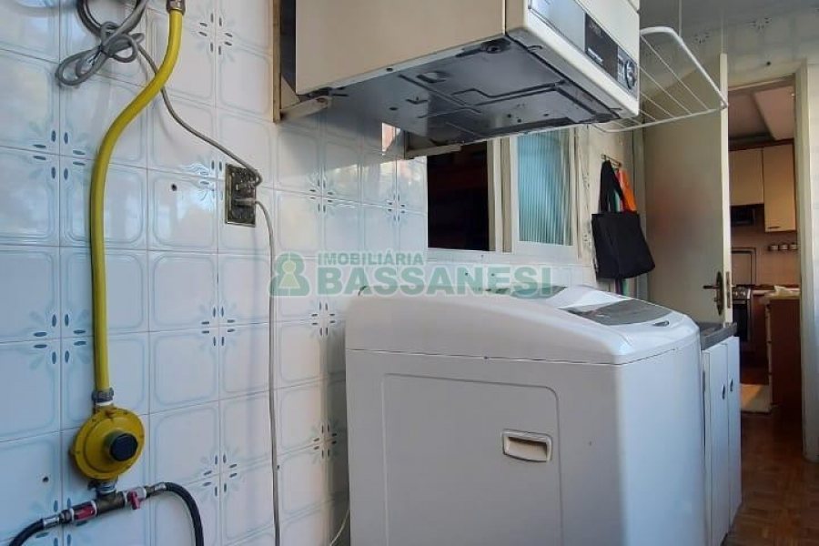 Apto Mobiliado com 132m², 3 dormitórios, 1 vaga, no bairro Centro em Caxias do Sul para Alugar