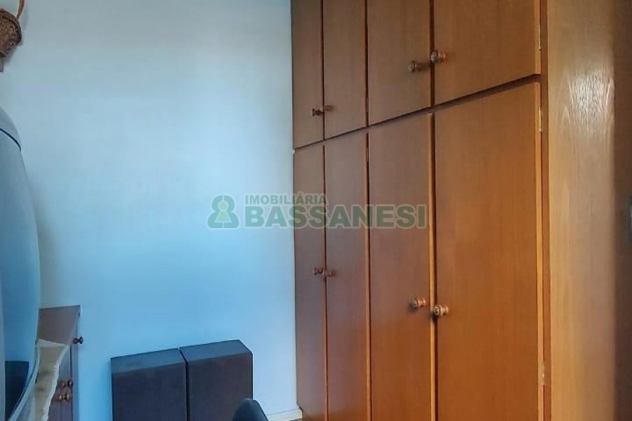 Apto Mobiliado com 132m², 3 dormitórios, 1 vaga, no bairro Centro em Caxias do Sul para Alugar