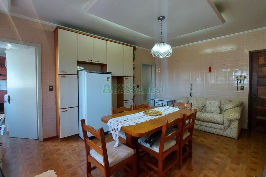 Apto Mobiliado com 132m², 3 dormitórios, 1 vaga, no bairro Centro em Caxias do Sul para Alugar