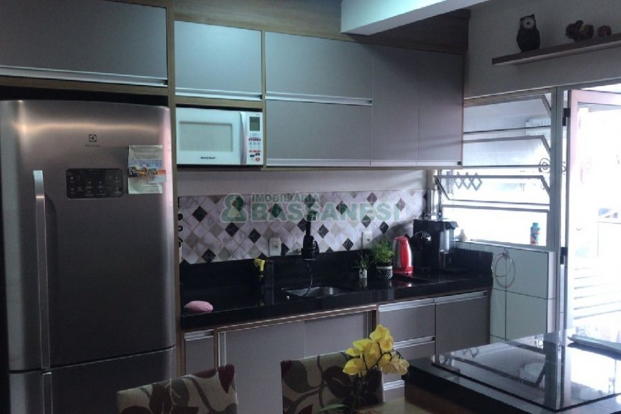 Apartamento com 58m², 2 dormitórios, 1 vaga, no bairro Centenário em Caxias do Sul para Comprar