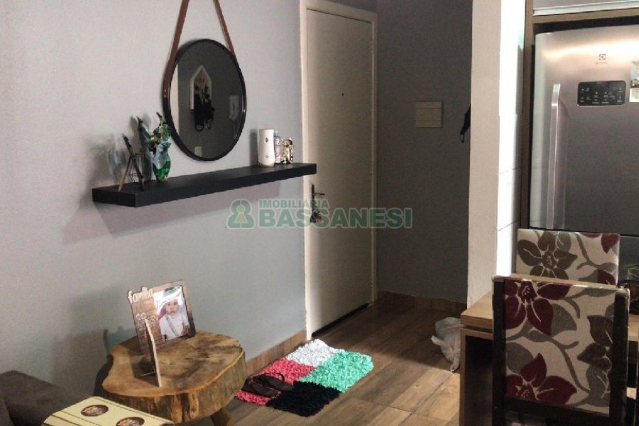 Apartamento com 58m², 2 dormitórios, 1 vaga, no bairro Centenário em Caxias do Sul para Comprar