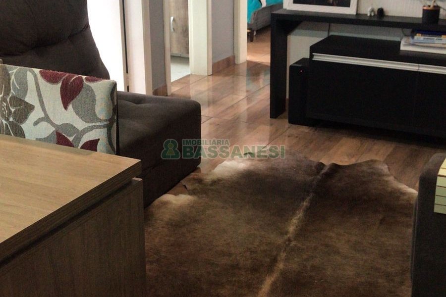 Apartamento com 58m², 2 dormitórios, 1 vaga, no bairro Centenário em Caxias do Sul para Comprar