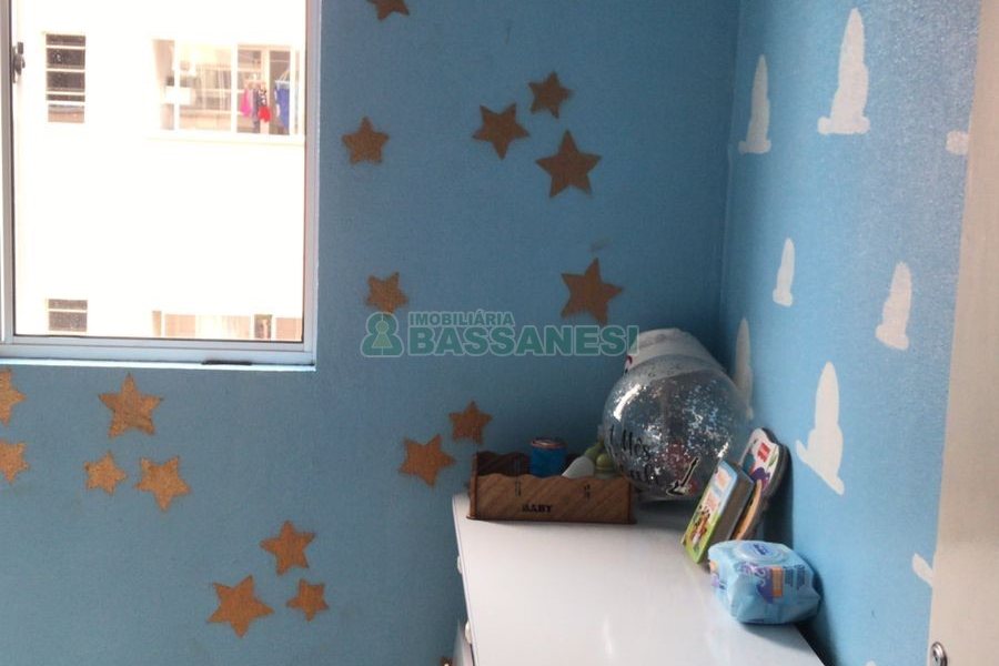 Apartamento com 58m², 2 dormitórios, 1 vaga, no bairro Centenário em Caxias do Sul para Comprar