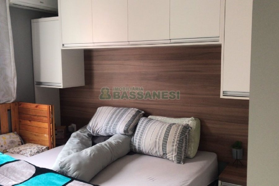 Apartamento com 58m², 2 dormitórios, 1 vaga, no bairro Centenário em Caxias do Sul para Comprar