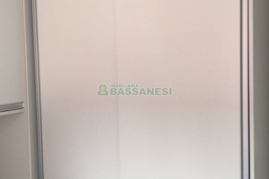 Apartamento com 58m², 2 dormitórios, 1 vaga, no bairro Centenário em Caxias do Sul para Comprar