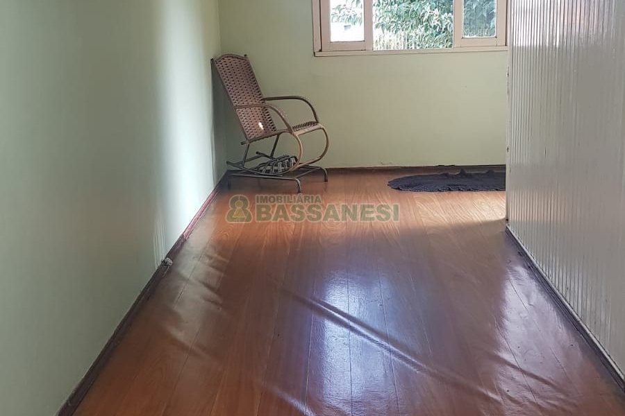 Casa com 223m², 4 dormitórios, 1 vaga, no bairro Rio Branco em Caxias do Sul para Comprar