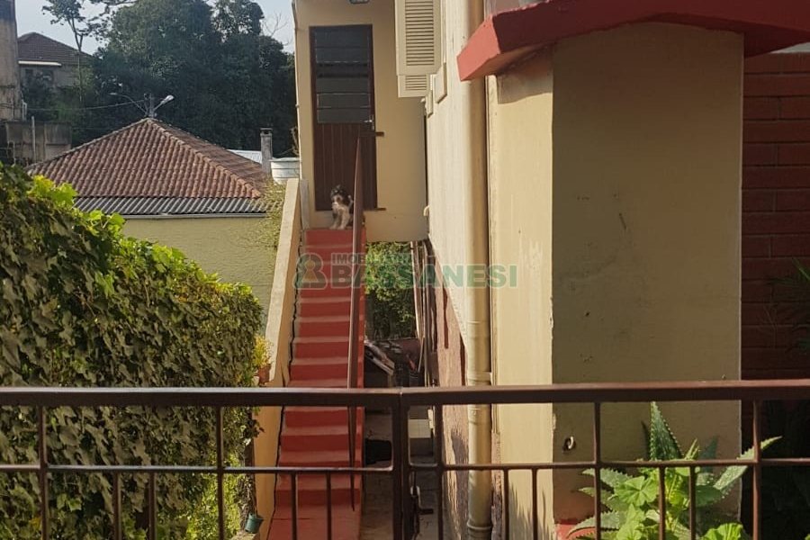 Casa com 223m², 4 dormitórios, 1 vaga, no bairro Rio Branco em Caxias do Sul para Comprar