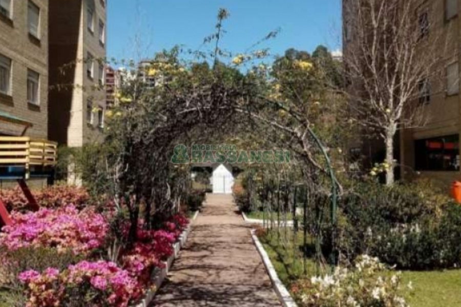 Apartamento com 60m², 2 dormitórios, 1 vaga, no bairro Interlagos em Caxias do Sul para Comprar