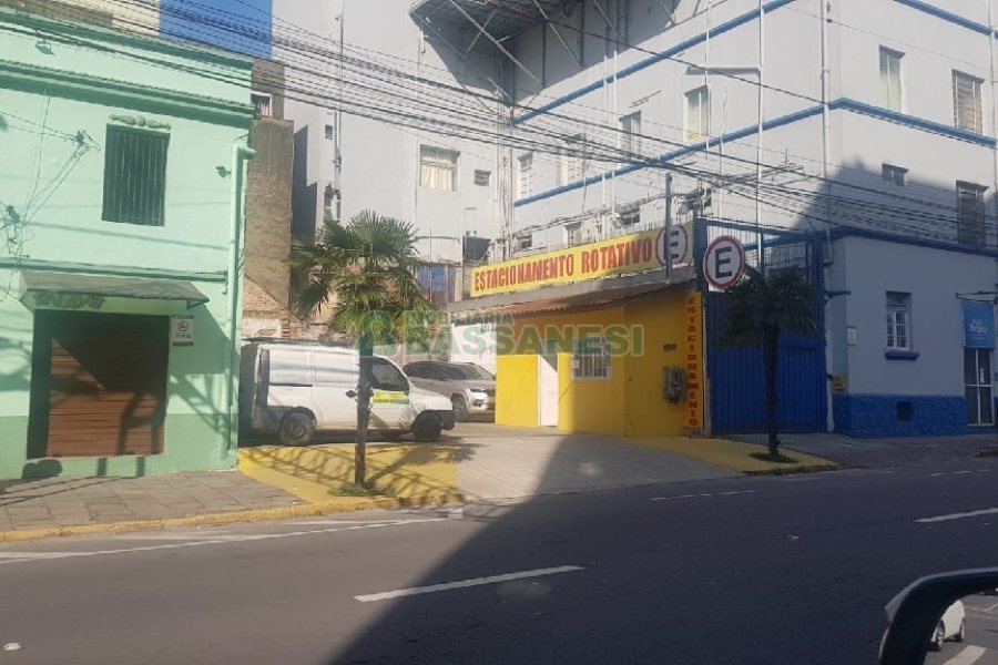 Terreno, no bairro Centro em Caxias do Sul para Comprar