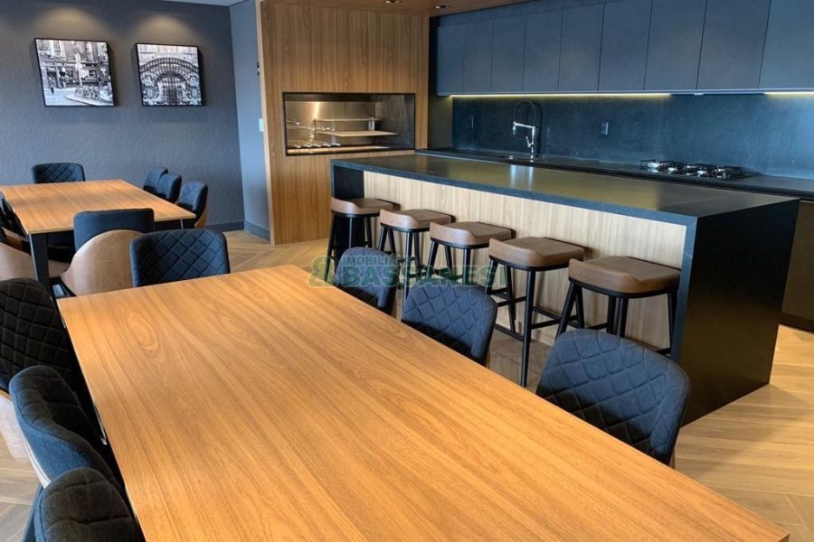 Apartamento com 89m², 2 dormitórios, 2 vagas, no bairro Santa Catarina em Caxias do Sul para Comprar