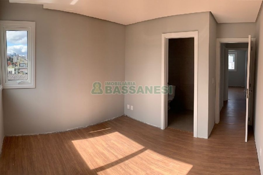 Apartamento com 89m², 2 dormitórios, 2 vagas, no bairro Santa Catarina em Caxias do Sul para Comprar