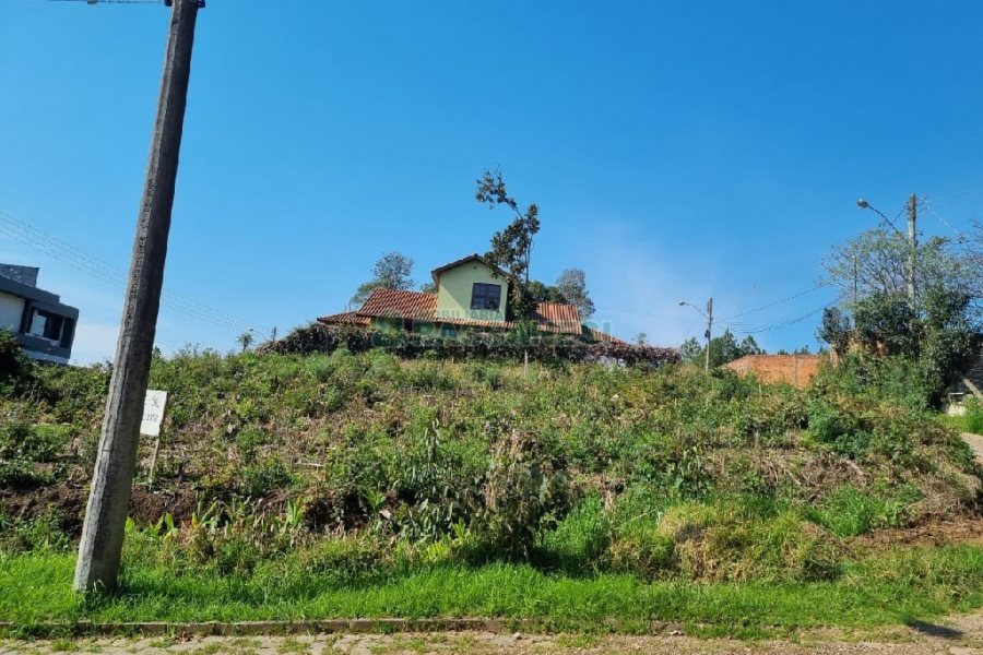 Terreno com 750m², no bairro Nossa Senhora da Saúde em Caxias do Sul para Comprar