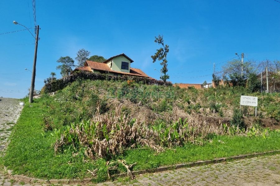 Terreno com 750m², no bairro Nossa Senhora da Saúde em Caxias do Sul para Comprar
