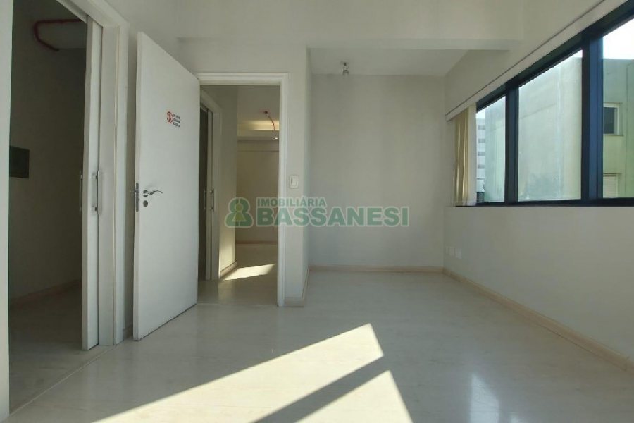 Sala com 60m², no bairro Centro em Caxias do Sul para Alugar