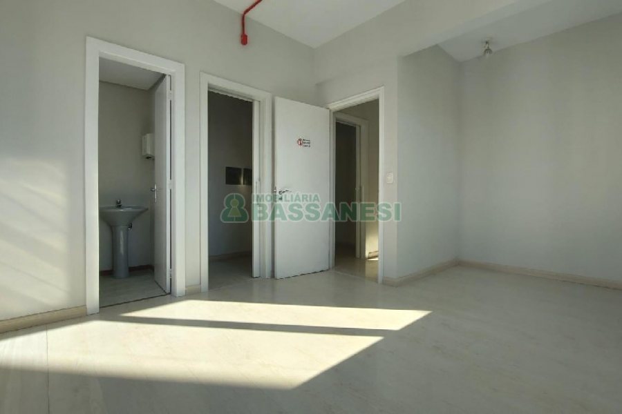 Sala com 60m², no bairro Centro em Caxias do Sul para Alugar
