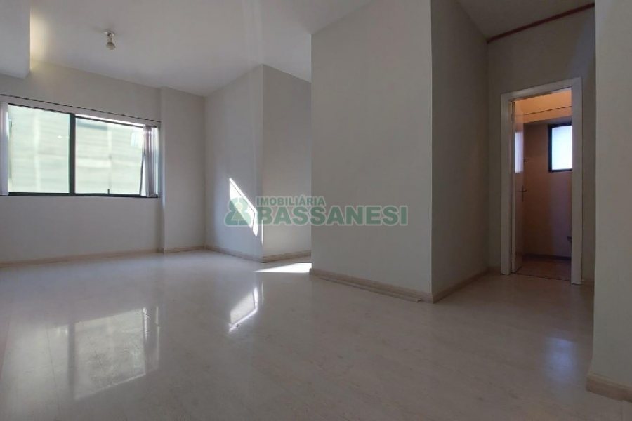 Sala com 60m², no bairro Centro em Caxias do Sul para Alugar