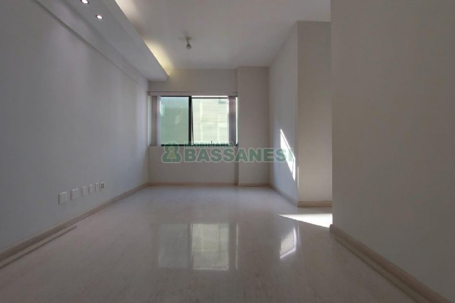Sala com 60m², no bairro Centro em Caxias do Sul para Alugar