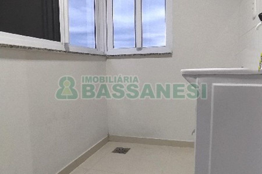 Apartamento com 53m², 2 dormitórios, 1 vaga, no bairro Cidade Nova em Caxias do Sul para Comprar