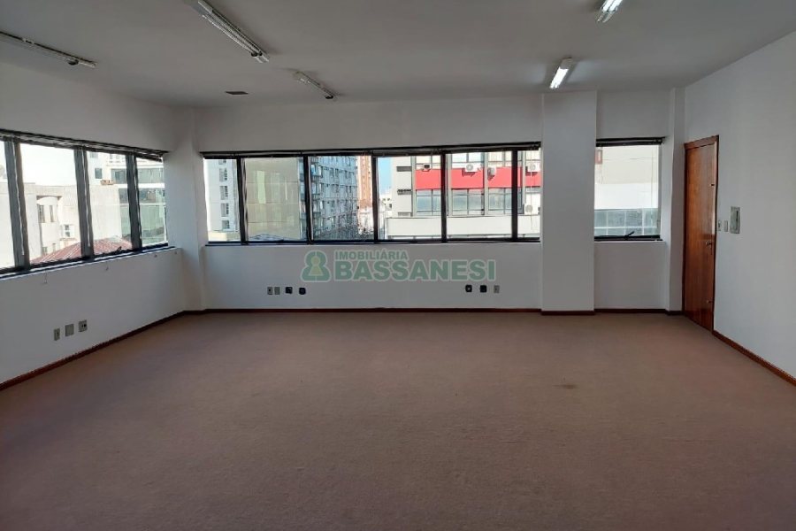 Sala com 59m², no bairro Centro em Caxias do Sul para Comprar