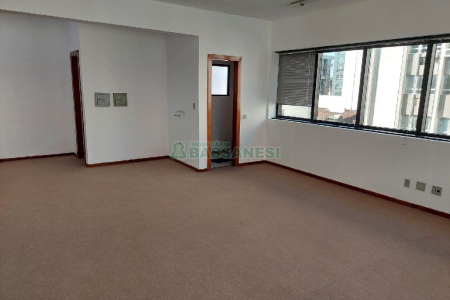 Sala com 59m², no bairro Centro em Caxias do Sul para Comprar