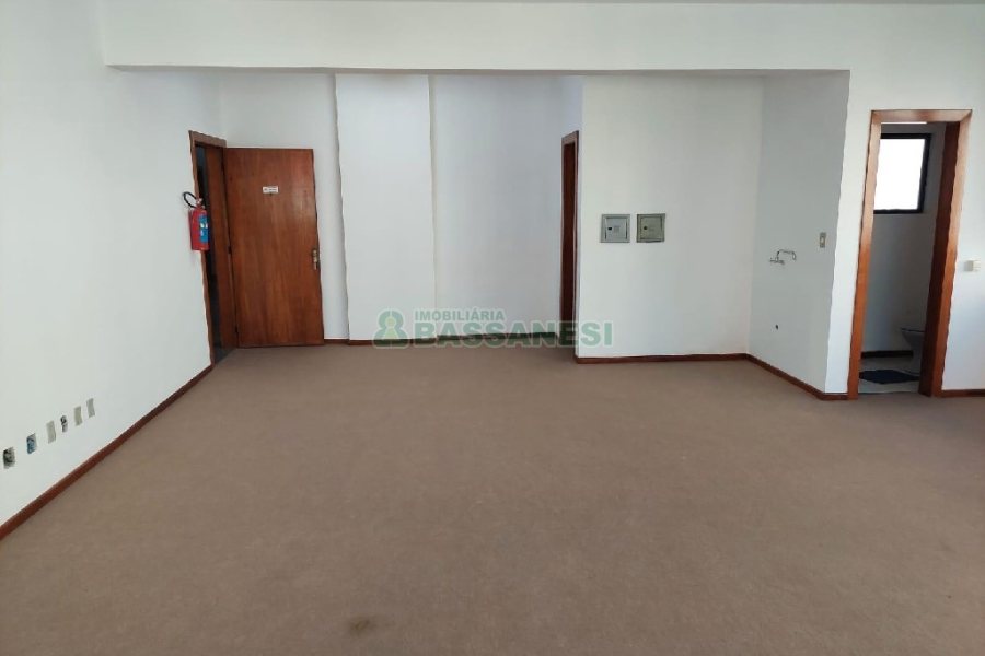 Sala com 59m², no bairro Centro em Caxias do Sul para Comprar