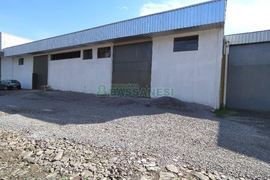 Pavilhão com 400m², no bairro Forqueta em Caxias do Sul para Alugar