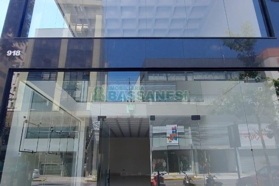Loja com 522m², no bairro São Pelegrino em Caxias do Sul para Alugar
