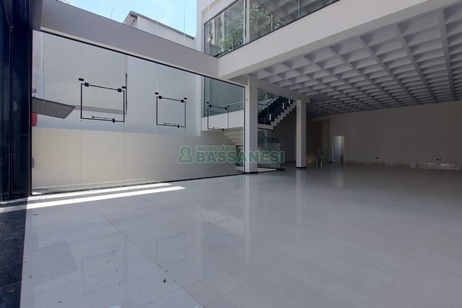 Loja com 522m², no bairro São Pelegrino em Caxias do Sul para Alugar