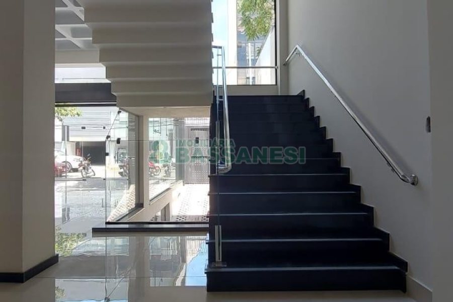 Loja com 522m², no bairro São Pelegrino em Caxias do Sul para Alugar