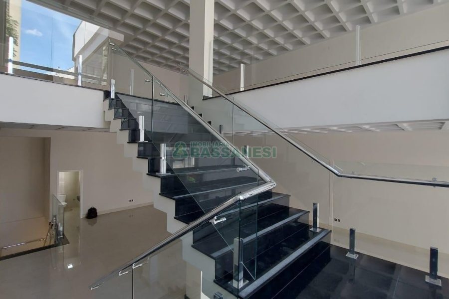 Loja com 522m², no bairro São Pelegrino em Caxias do Sul para Alugar