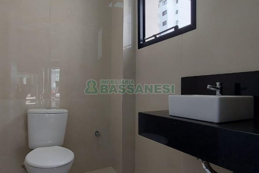 Loja com 522m², no bairro São Pelegrino em Caxias do Sul para Alugar