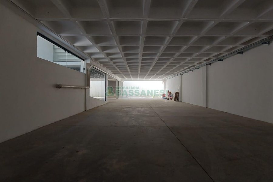 Loja com 522m², no bairro São Pelegrino em Caxias do Sul para Alugar
