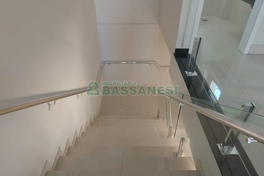 Loja com 522m², no bairro São Pelegrino em Caxias do Sul para Alugar