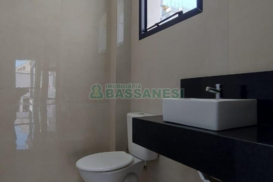 Loja com 522m², no bairro São Pelegrino em Caxias do Sul para Alugar