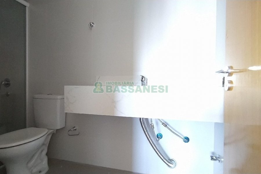 Apartamento com 75m², 2 dormitórios, 2 vagas, no bairro Charqueadas em Caxias do Sul para Alugar