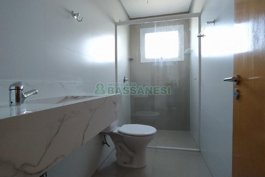 Apartamento com 75m², 2 dormitórios, 2 vagas, no bairro Charqueadas em Caxias do Sul para Alugar