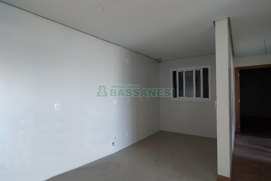 Apartamento com 75m², 2 dormitórios, 2 vagas, no bairro Charqueadas em Caxias do Sul para Alugar
