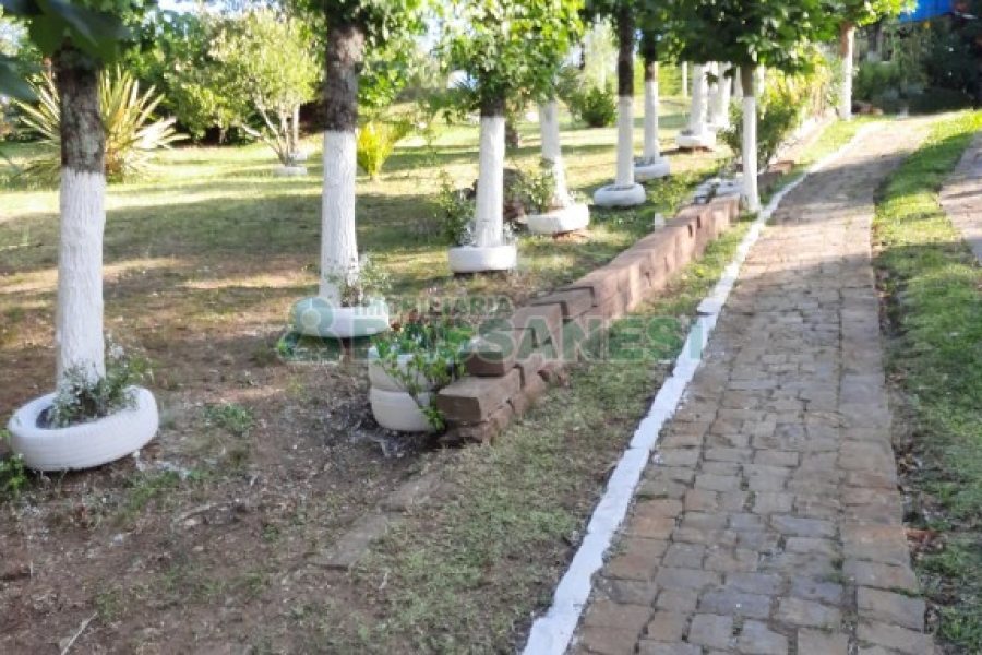 Chácara com 180m², 4 dormitórios, 2 vagas, no bairro Apanhador em Caxias do Sul para Comprar