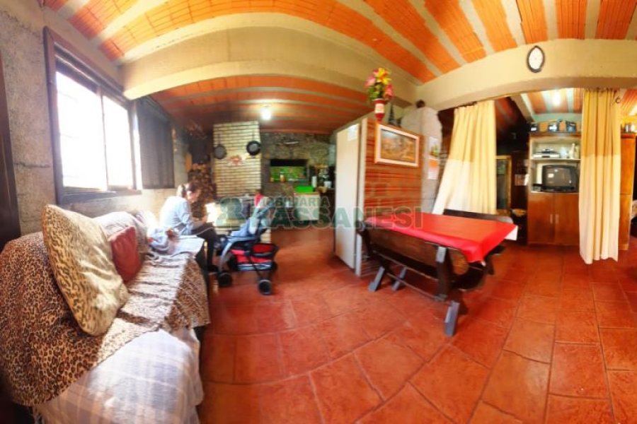 Chácara com 180m², 4 dormitórios, 2 vagas, no bairro Apanhador em Caxias do Sul para Comprar