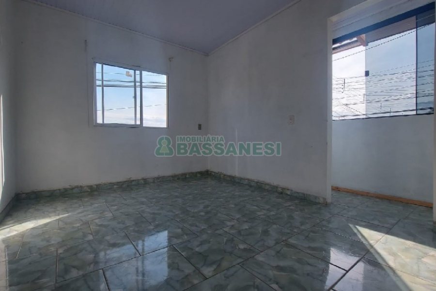 Casa com 274m², 8 dormitórios, 3 vagas, no bairro Santa Fé em Caxias do Sul para Comprar
